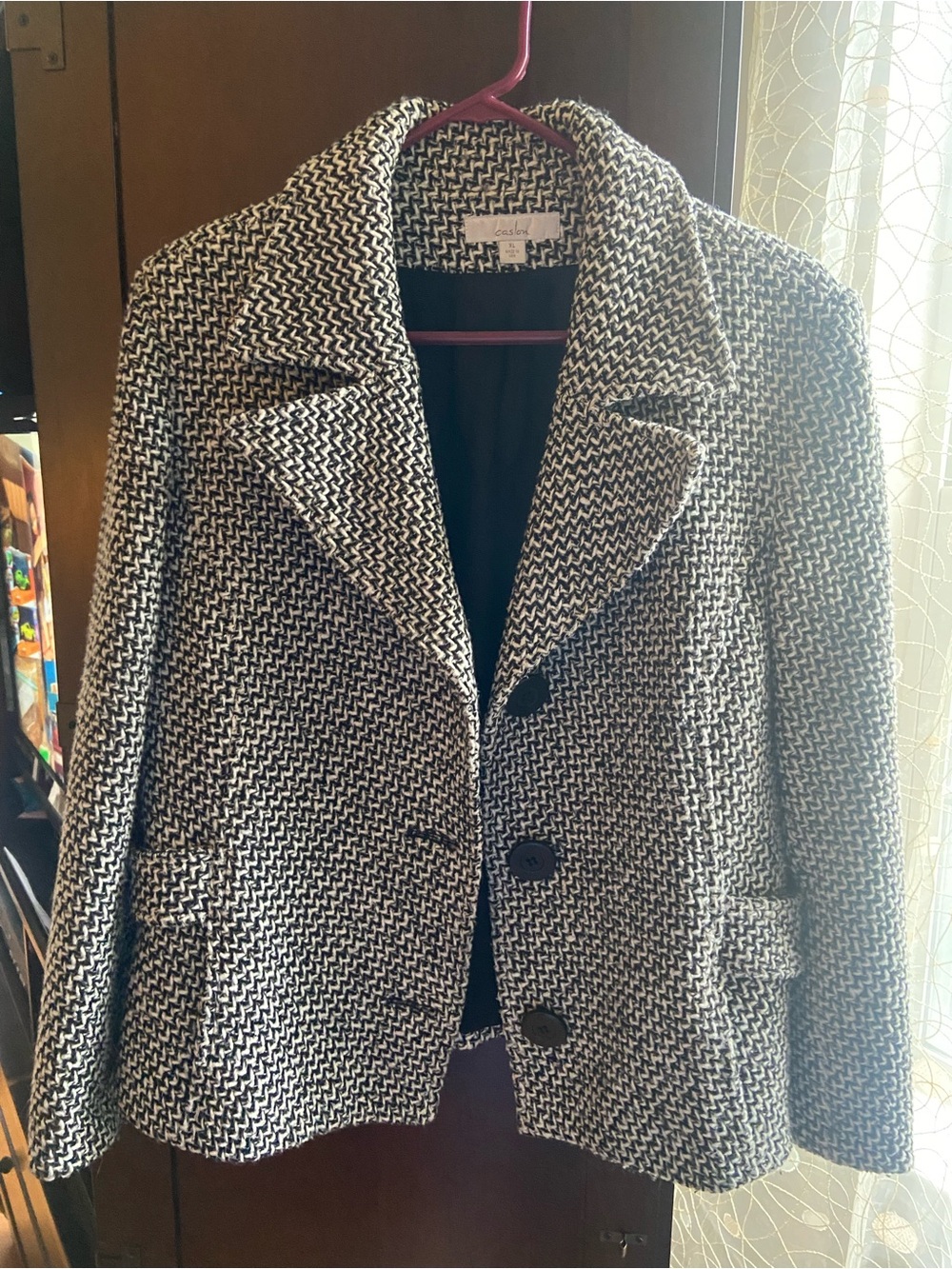 Caslon Black & White Textured Blazer in a Houndstooth design